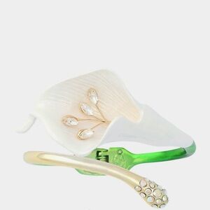 NWT Betsey Johnson CALLA LILY Gold Tone Glass Stones Hinge Bangle Bracelet